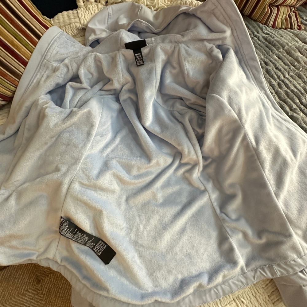 Kirkland signature Water-Repellent Wind Resistant Softshell fleece lined jacket - Picture 5 of 10
